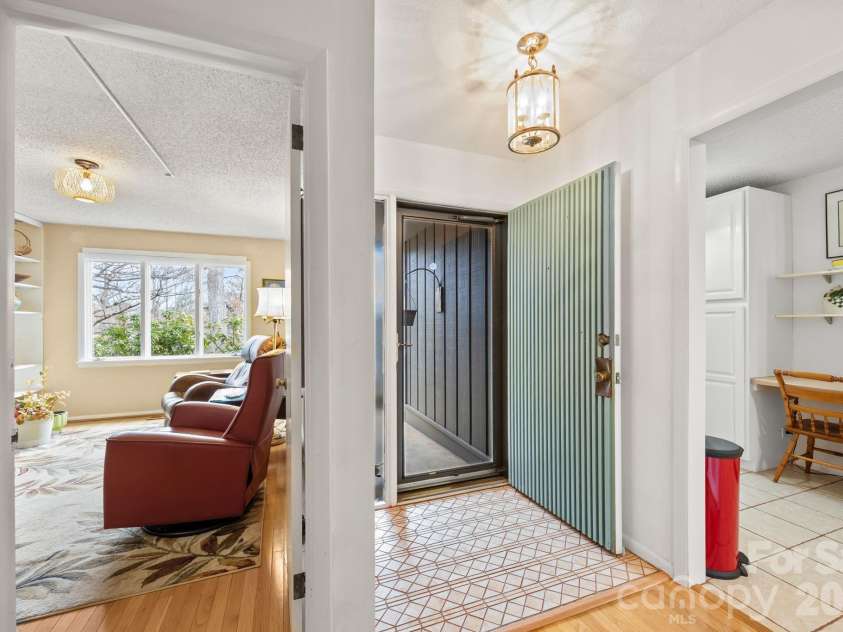 102 Crowfields Drive, Asheville, NC 28803.  MLS# CAR4352094, YatesRealty ID 11332. Entrance