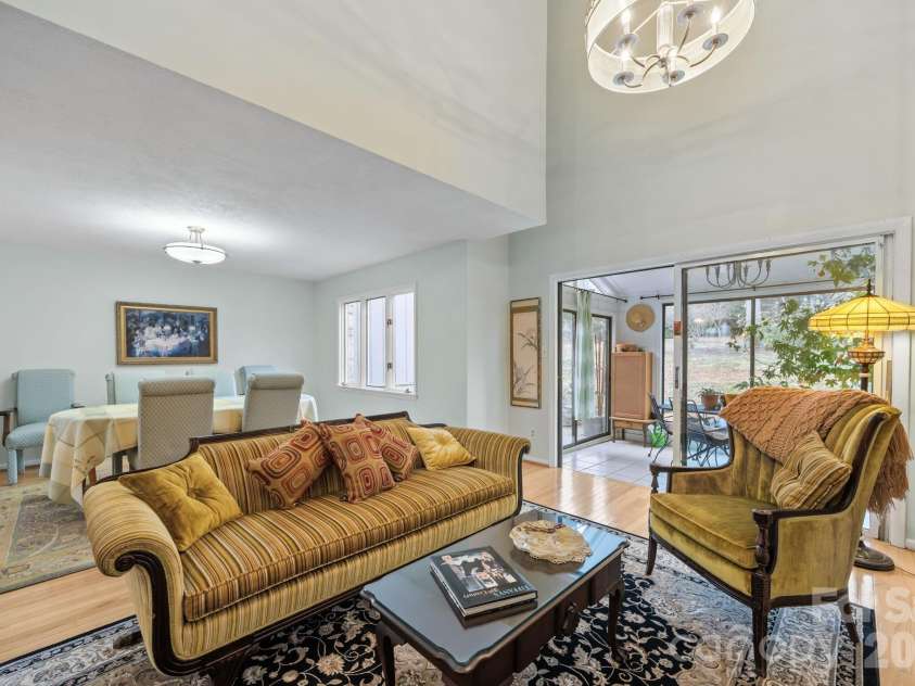 102 Crowfields Drive, Asheville, NC 28803.  MLS# CAR4352094, YatesRealty ID 11332. Living room
