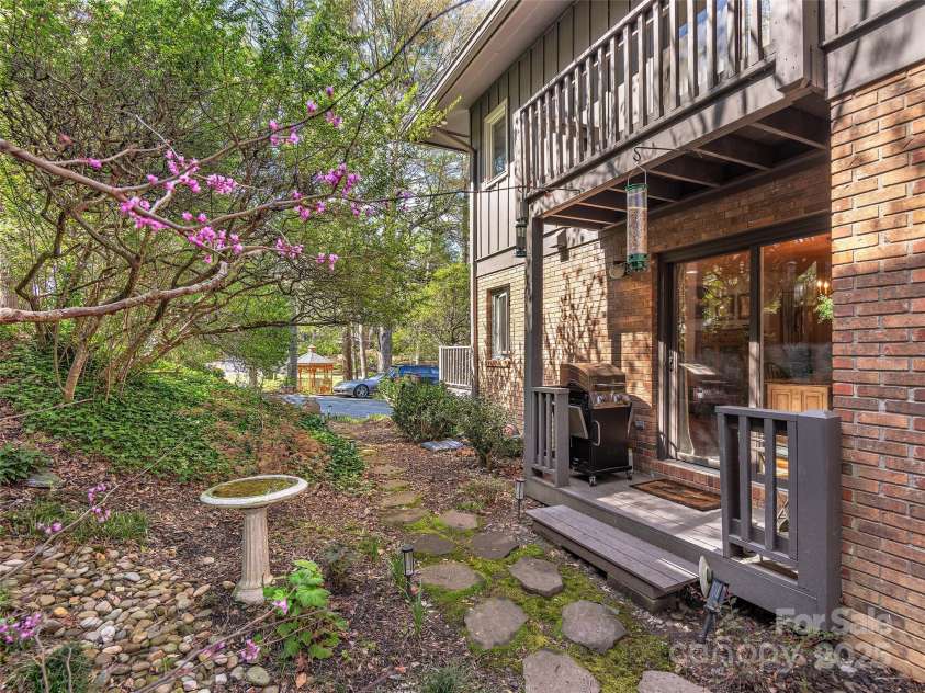 150 Cove Loop Road, Hendersonville, NC 28739.  MLS# CAR4243954, YatesRealty ID 11332. 
