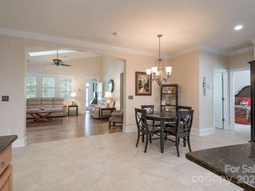 11008 Round Rock Road, Charlotte, NC 28277.  MLS# CAR4251627, YatesRealty ID 11333. Dining Area to Family Room