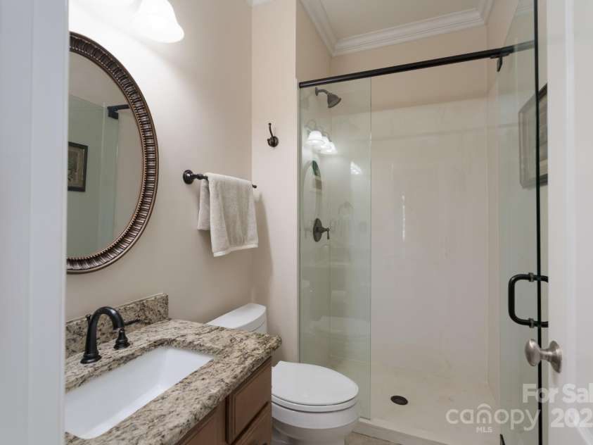 11008 Round Rock Road, Charlotte, NC 28277.  MLS# CAR4251627, YatesRealty ID 11333. Full Bathroom on Main Level