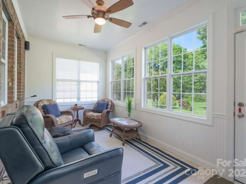 11008 Round Rock Road, Charlotte, NC 28277.  MLS# CAR4251627, YatesRealty ID 11333. Sunroom
