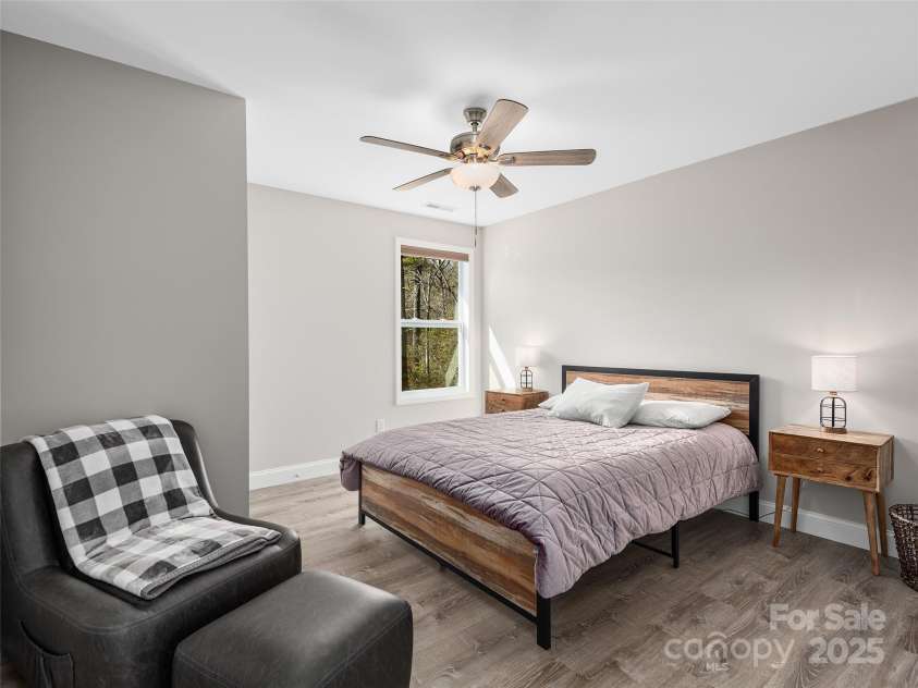 46 Old Chestnut Lane, Hendersonville, NC 28739.  MLS# CAR4224347, YatesRealty ID 11334. 