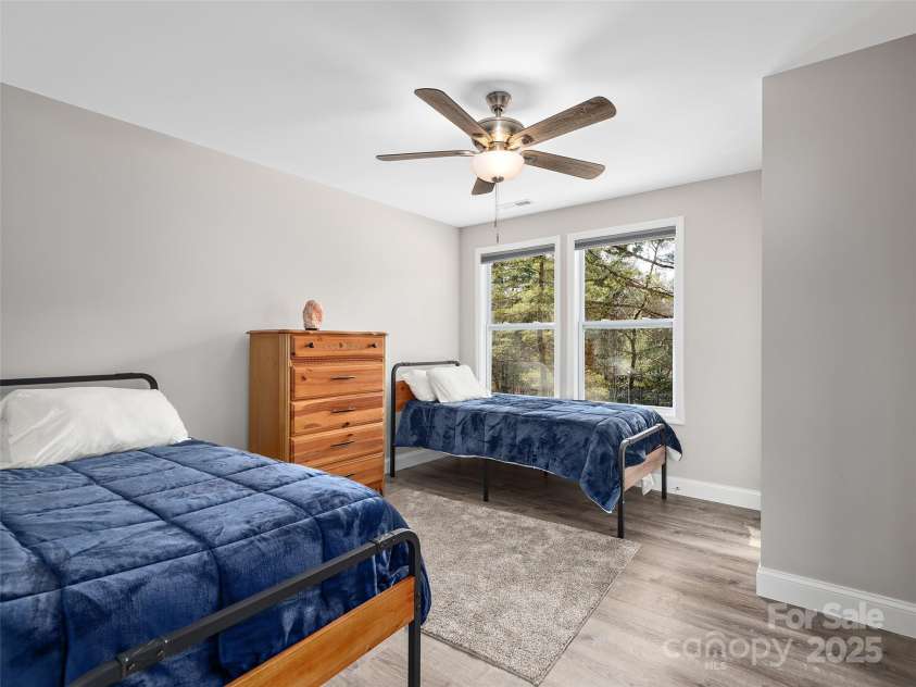 46 Old Chestnut Lane, Hendersonville, NC 28739.  MLS# CAR4224347, YatesRealty ID 11334. 