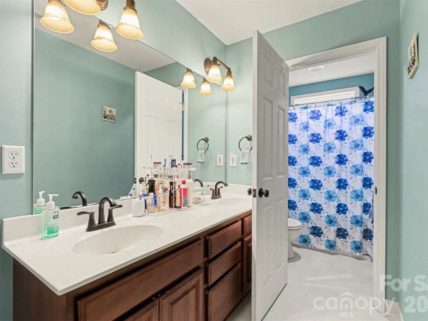 407 Oak Forest Lane, Salisbury, NC 28146.  MLS# CAR4352985, YatesRealty ID 11335. 