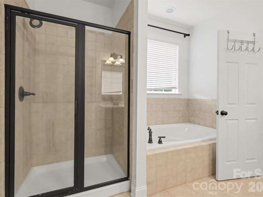 407 Oak Forest Lane, Salisbury, NC 28146.  MLS# CAR4352985, YatesRealty ID 11335. 