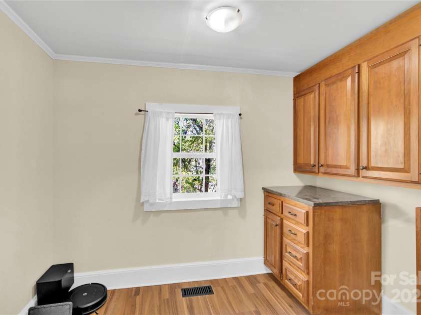 803 Walnut Street, Kannapolis, NC 28081.  MLS# CAR4251174, YatesRealty ID 11335. 