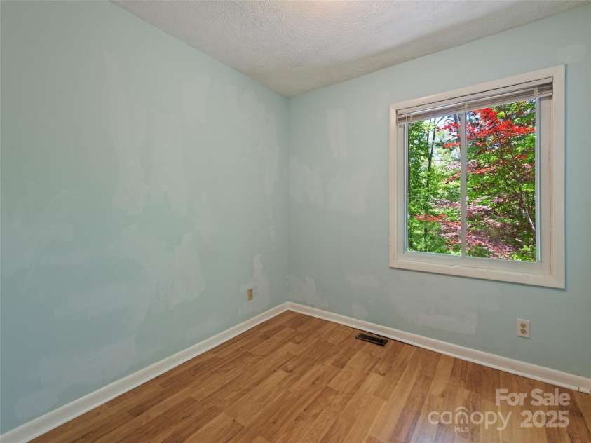 112 Charland Forest Road, Asheville, NC 28803.  MLS# CAR4173044, YatesRealty ID 11336. 