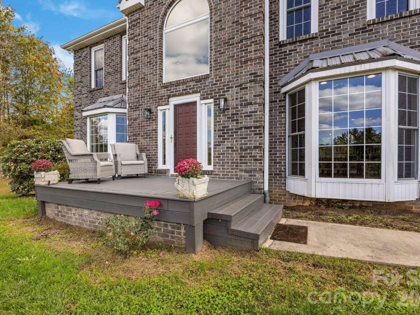 235 Petersburg View Drive, Marshall, NC 28753.  MLS# CAR4308735, YatesRealty ID 11336. 