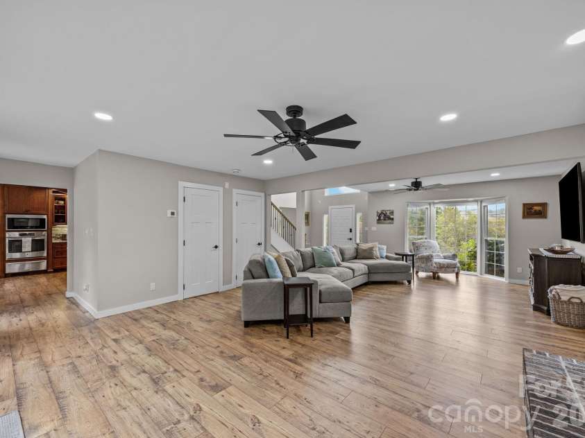 235 Petersburg View Drive, Marshall, NC 28753.  MLS# CAR4308735, YatesRealty ID 11336. 