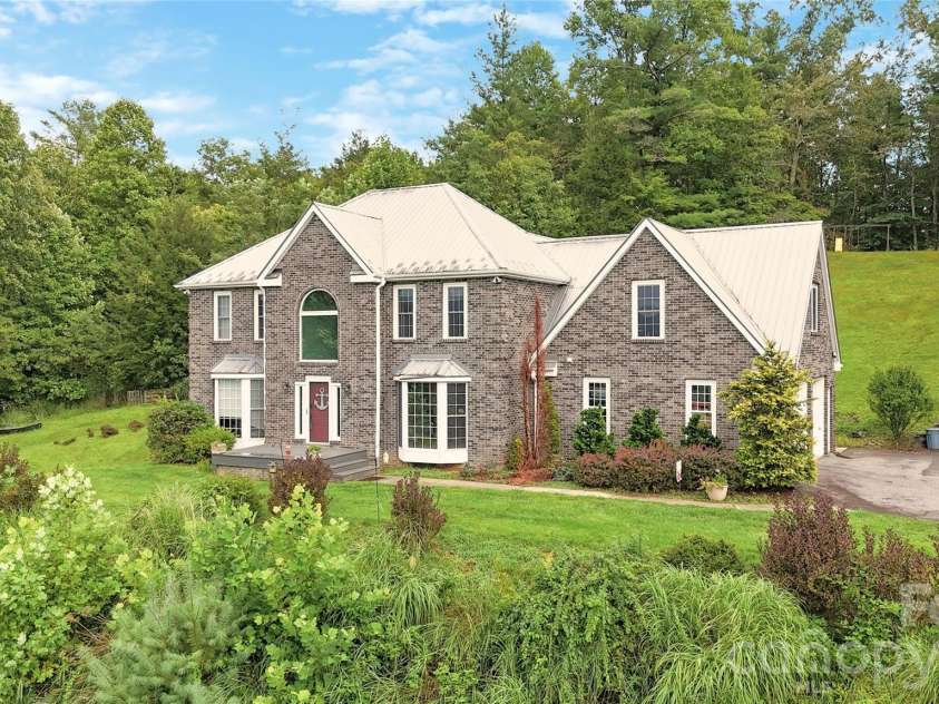 235 Petersburg View Drive, Marshall, NC 28753.  MLS# CAR4308735, YatesRealty ID 11336. 