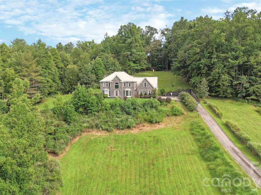 235 Petersburg View Drive, Marshall, NC 28753.  MLS# CAR4308735, YatesRealty ID 11336. 