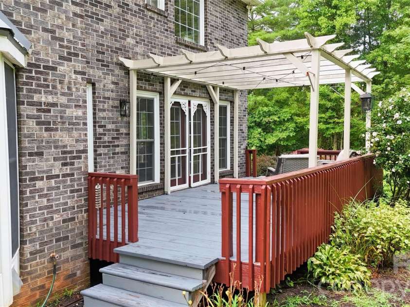 235 Petersburg View Drive, Marshall, NC 28753.  MLS# CAR4308735, YatesRealty ID 11336. 