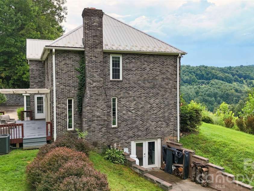 235 Petersburg View Drive, Marshall, NC 28753.  MLS# CAR4308735, YatesRealty ID 11336. 