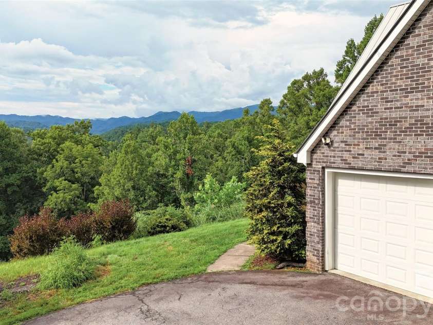 235 Petersburg View Drive, Marshall, NC 28753.  MLS# CAR4308735, YatesRealty ID 11336. 
