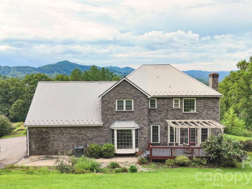 235 Petersburg View Drive, Marshall, NC 28753.  MLS# CAR4308735, YatesRealty ID 11336. 