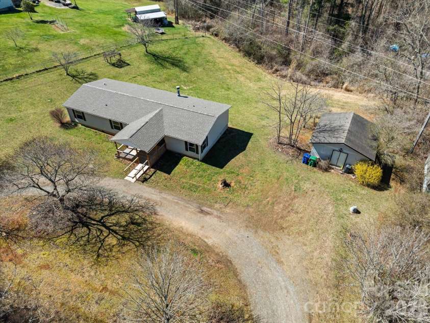 18 Ford Valley Road, Weaverville, NC 28787.  MLS# CAR4355103, YatesRealty ID 11338. 
