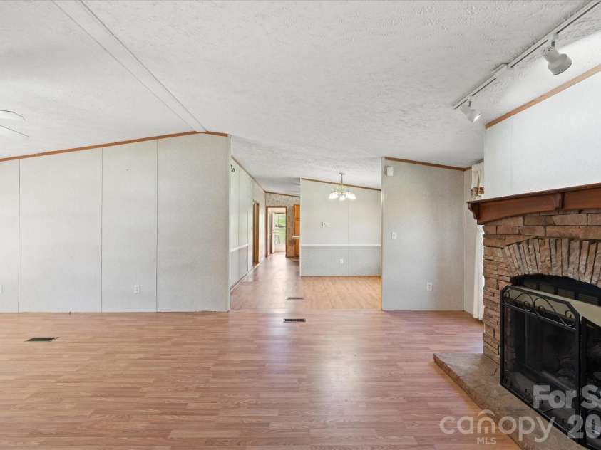 18 Ford Valley Road, Weaverville, NC 28787.  MLS# CAR4355103, YatesRealty ID 11338. 