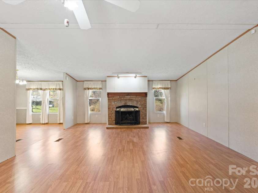 18 Ford Valley Road, Weaverville, NC 28787.  MLS# CAR4355103, YatesRealty ID 11338. 