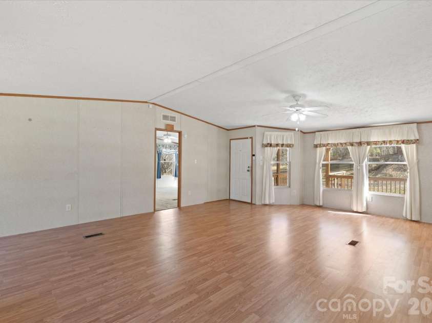 18 Ford Valley Road, Weaverville, NC 28787.  MLS# CAR4355103, YatesRealty ID 11338. 