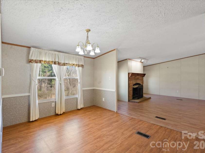 18 Ford Valley Road, Weaverville, NC 28787.  MLS# CAR4355103, YatesRealty ID 11338. 