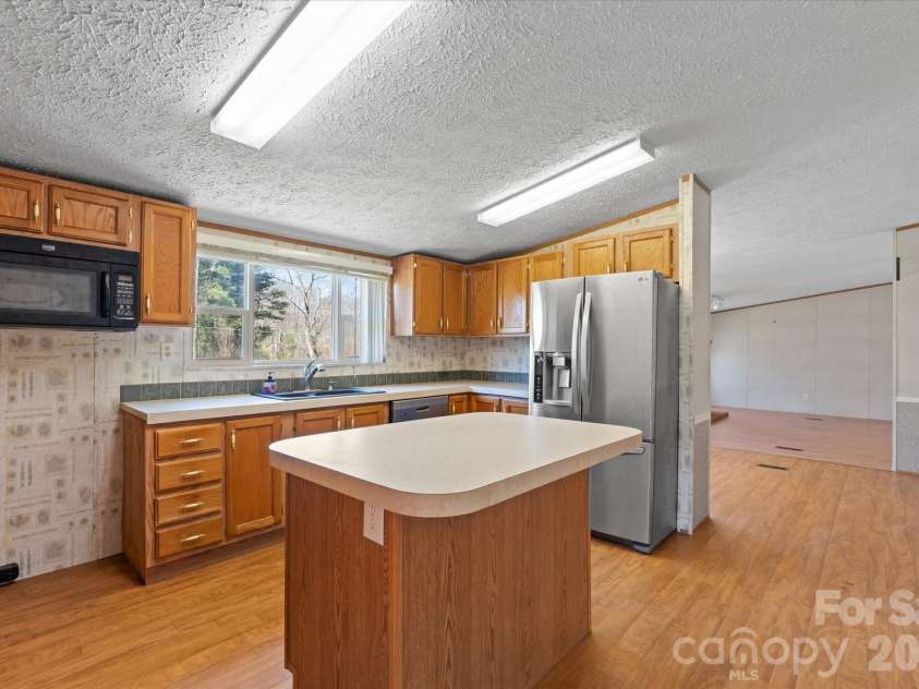 18 Ford Valley Road, Weaverville, NC 28787.  MLS# CAR4355103, YatesRealty ID 11338. 