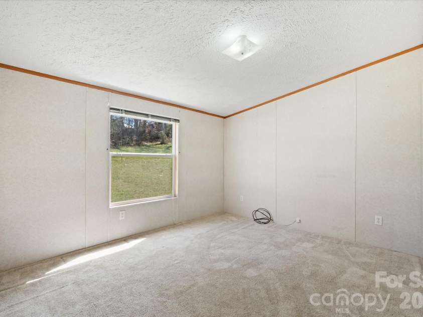 18 Ford Valley Road, Weaverville, NC 28787.  MLS# CAR4355103, YatesRealty ID 11338. 