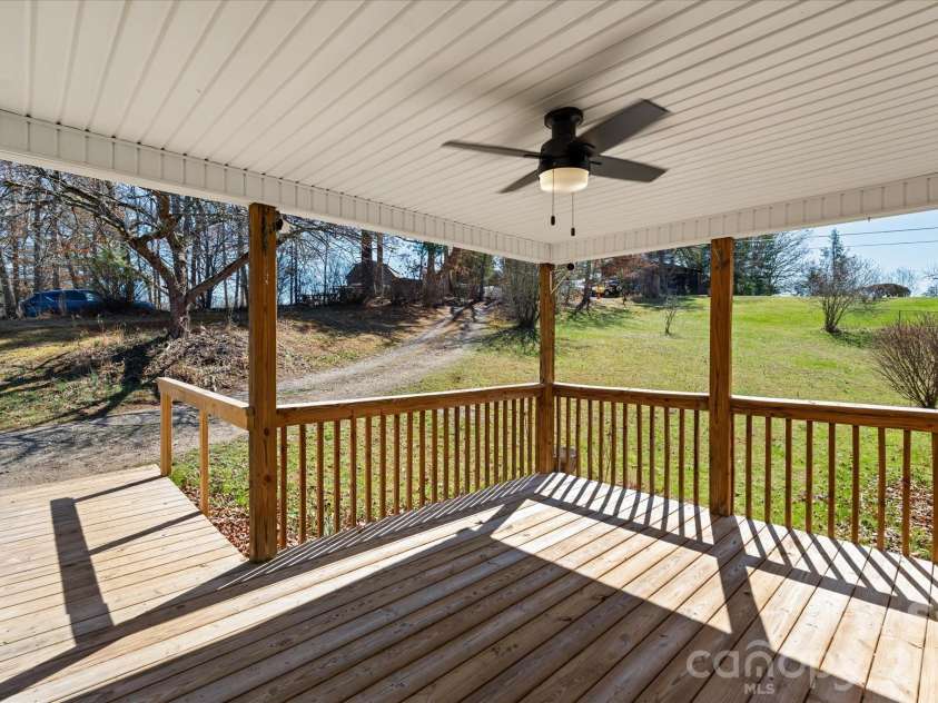 18 Ford Valley Road, Weaverville, NC 28787.  MLS# CAR4355103, YatesRealty ID 11338. 