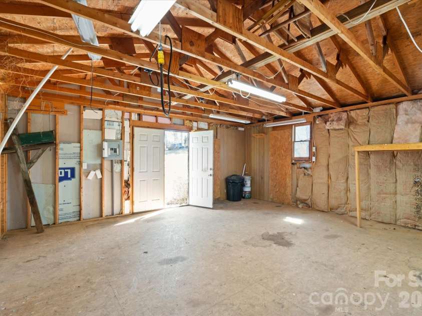 18 Ford Valley Road, Weaverville, NC 28787.  MLS# CAR4355103, YatesRealty ID 11338. 