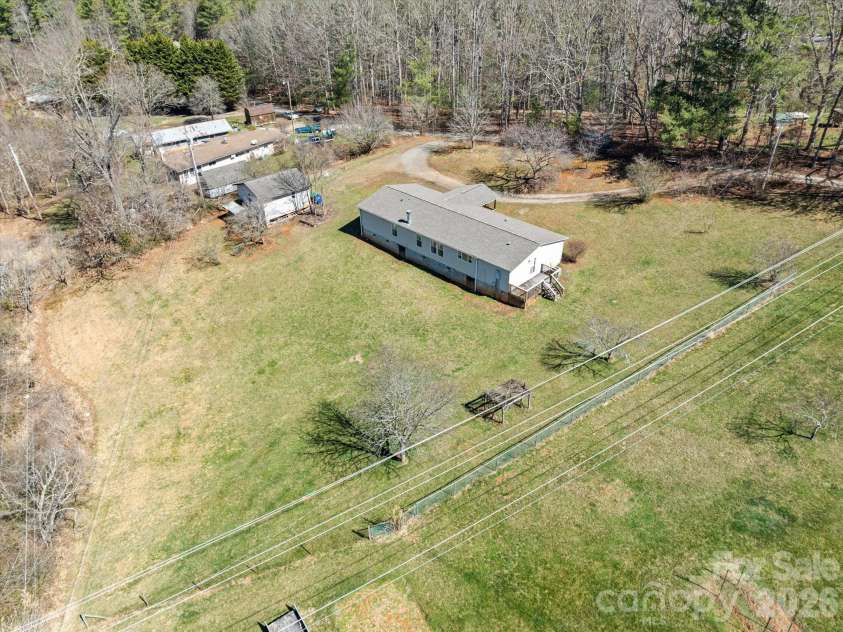 18 Ford Valley Road, Weaverville, NC 28787.  MLS# CAR4355103, YatesRealty ID 11338. 