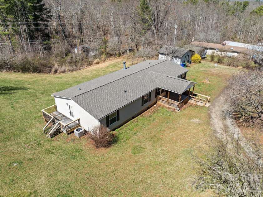18 Ford Valley Road, Weaverville, NC 28787.  MLS# CAR4355103, YatesRealty ID 11338. 