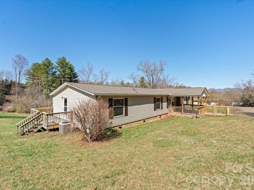 18 Ford Valley Road, Weaverville, NC 28787.  MLS# CAR4355103, YatesRealty ID 11338. 