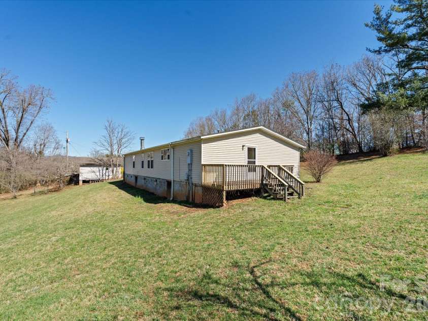 18 Ford Valley Road, Weaverville, NC 28787.  MLS# CAR4355103, YatesRealty ID 11338. 