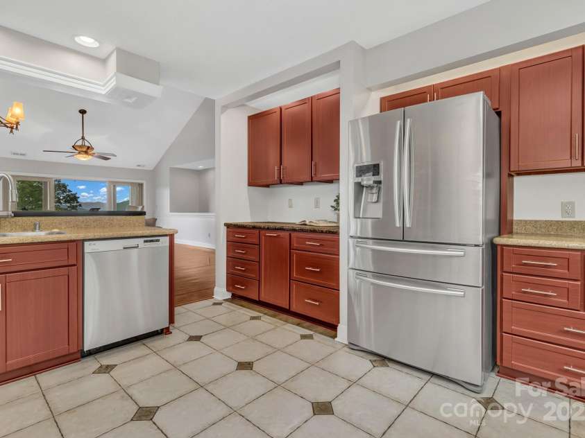 86 Distant View Drive, Asheville, NC 28803.  MLS# CAR4299899, YatesRealty ID 11339. Beautiful landscaped entrance to the home. 