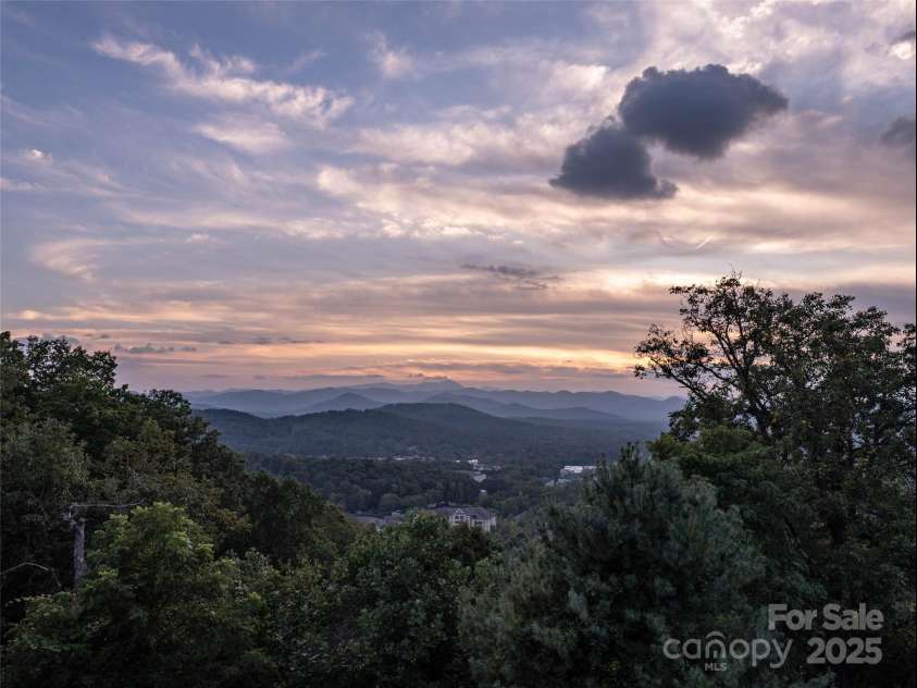 86 Distant View Drive, Asheville, NC 28803.  MLS# CAR4299899, YatesRealty ID 11339. Soak it all in. 