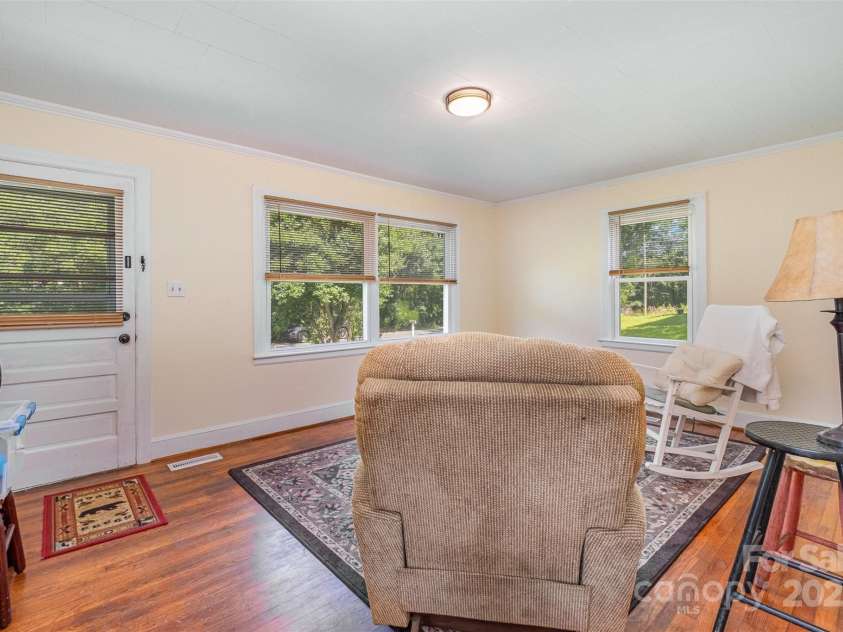 422 Wilson Street, Mount Holly, NC 28120.  MLS# CAR4272159, YatesRealty ID 1134. 422 Wilson interior