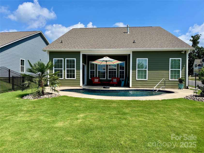 1638 Sweetmoss Loop, Denver, NC 28037.  MLS# CAR4235445, YatesRealty ID 11340. 