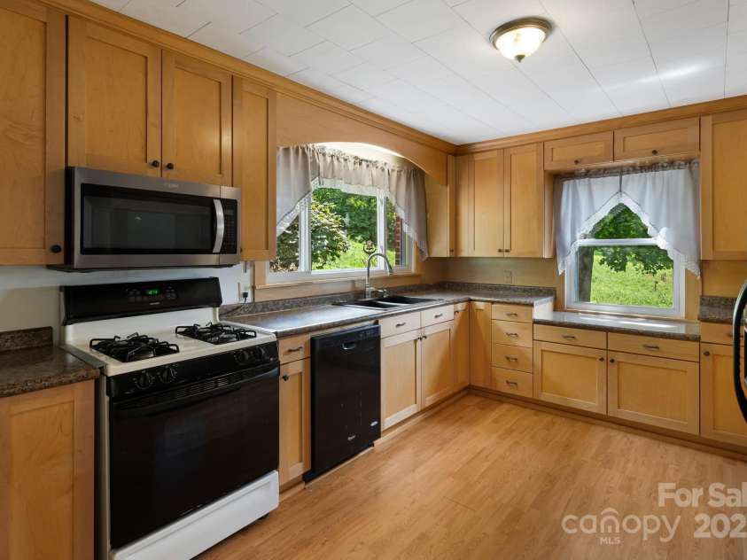 474 Smith Creek Road, Mars Hill, NC 28754.  MLS# CAR4293707, YatesRealty ID 11340. Well Maintained 2 BR 1 BA
