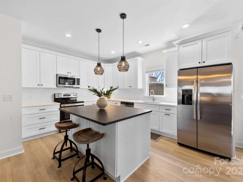 4114 Rutgers Avenue, Charlotte, NC 28206.  MLS# CAR4233016, YatesRealty ID 11341. 