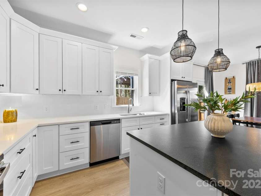 4114 Rutgers Avenue, Charlotte, NC 28206.  MLS# CAR4233016, YatesRealty ID 11341. 