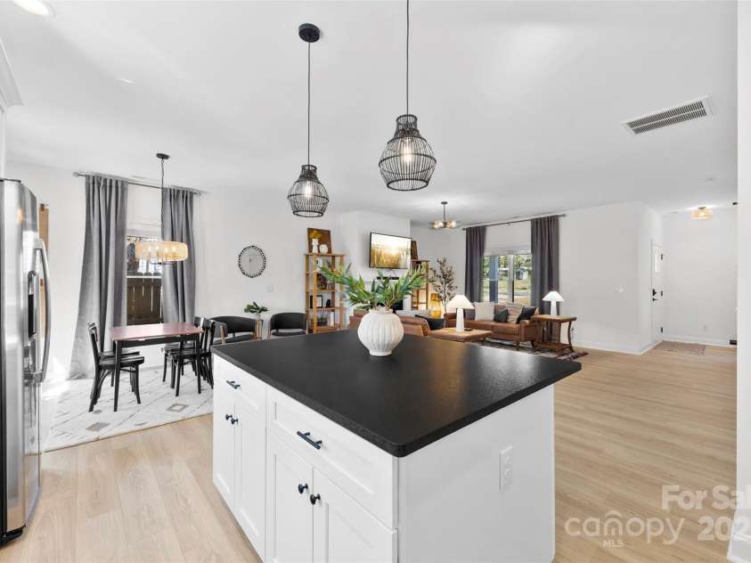 4114 Rutgers Avenue, Charlotte, NC 28206.  MLS# CAR4233016, YatesRealty ID 11341. 