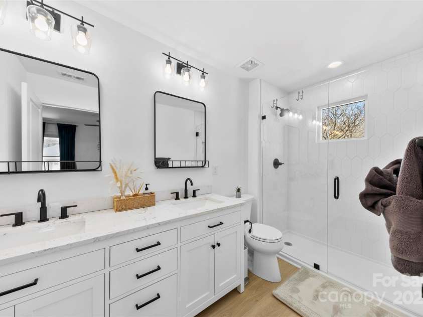 4114 Rutgers Avenue, Charlotte, NC 28206.  MLS# CAR4233016, YatesRealty ID 11341. 