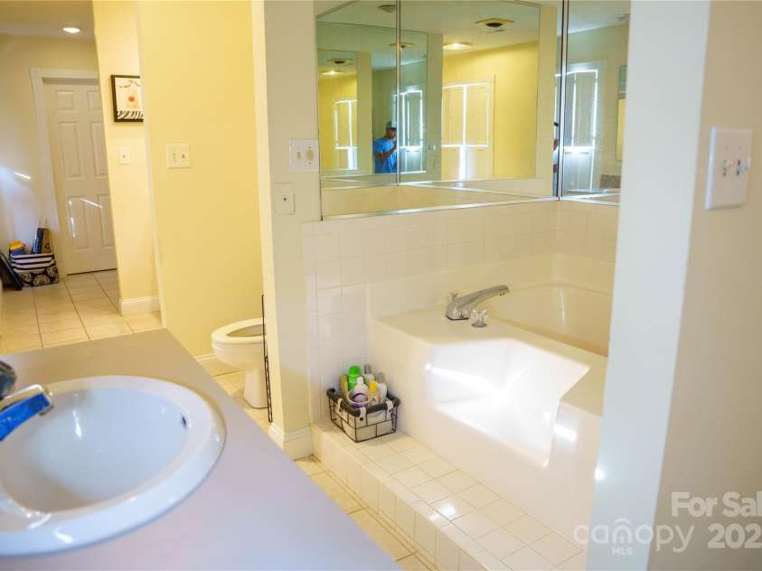 2111 Windermere Lane, Shelby, NC 28150.  MLS# CAR4193162, YatesRealty ID 11342. Master