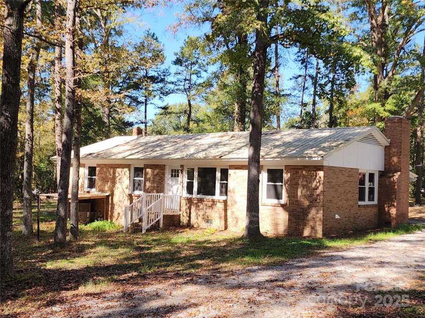 1216 Stallion Lane, Lancaster, SC 29720.  MLS# CAR4193777, YatesRealty ID 11343. 