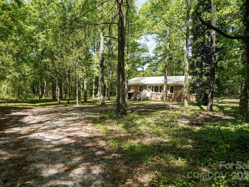 1216 Stallion Lane, Lancaster, SC 29720.  MLS# CAR4193777, YatesRealty ID 11343. 