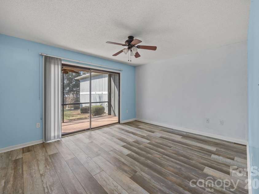 7602 Woods Lane, Cornelius, NC 28031.  MLS# CAR4345372, YatesRealty ID 11343. 