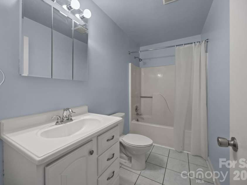7602 Woods Lane, Cornelius, NC 28031.  MLS# CAR4345372, YatesRealty ID 11343. 
