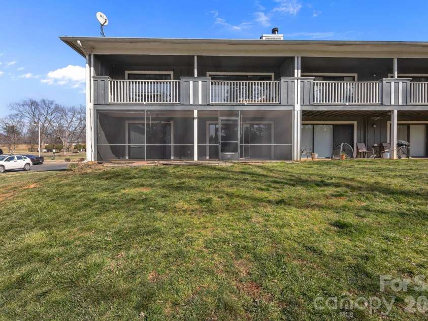 7602 Woods Lane, Cornelius, NC 28031.  MLS# CAR4345372, YatesRealty ID 11343. 