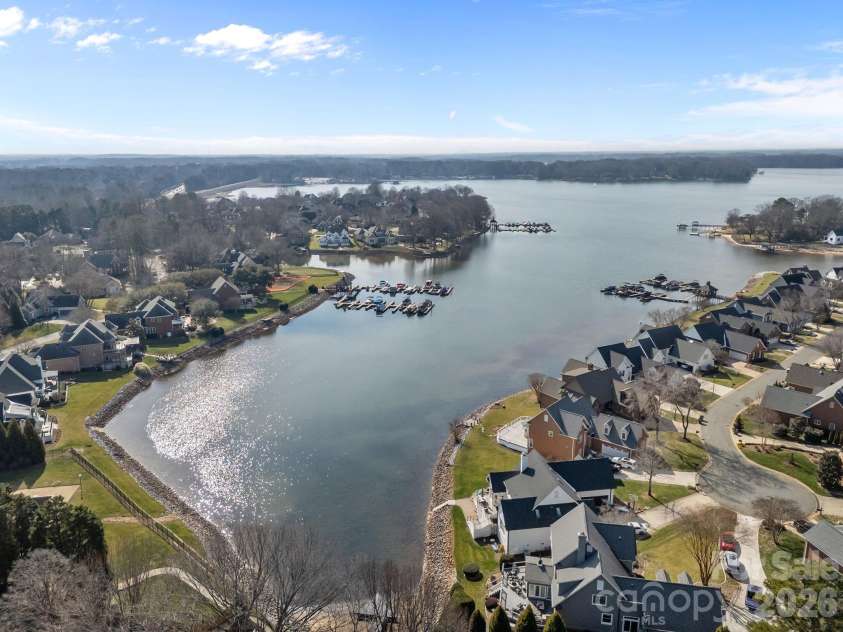 7602 Woods Lane, Cornelius, NC 28031.  MLS# CAR4345372, YatesRealty ID 11343. 