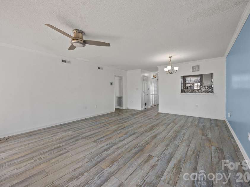7602 Woods Lane, Cornelius, NC 28031.  MLS# CAR4345372, YatesRealty ID 11343. 